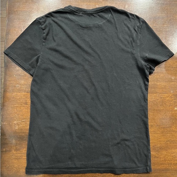 Men’s Guess Tshirt - Picture 2 of 3